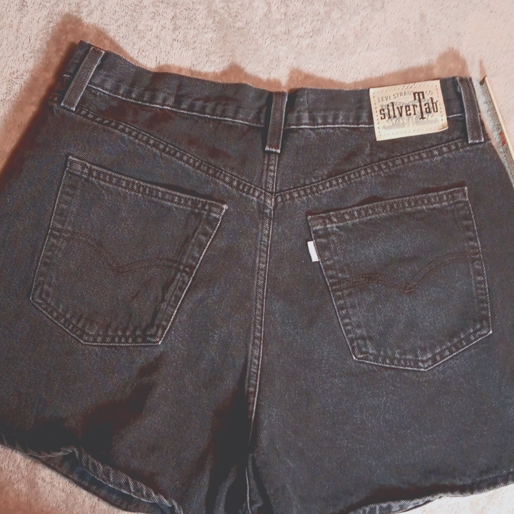 Levis SilverTab Black High Waisted Mom Jean Shorts Cotton Denim Womens Size 31